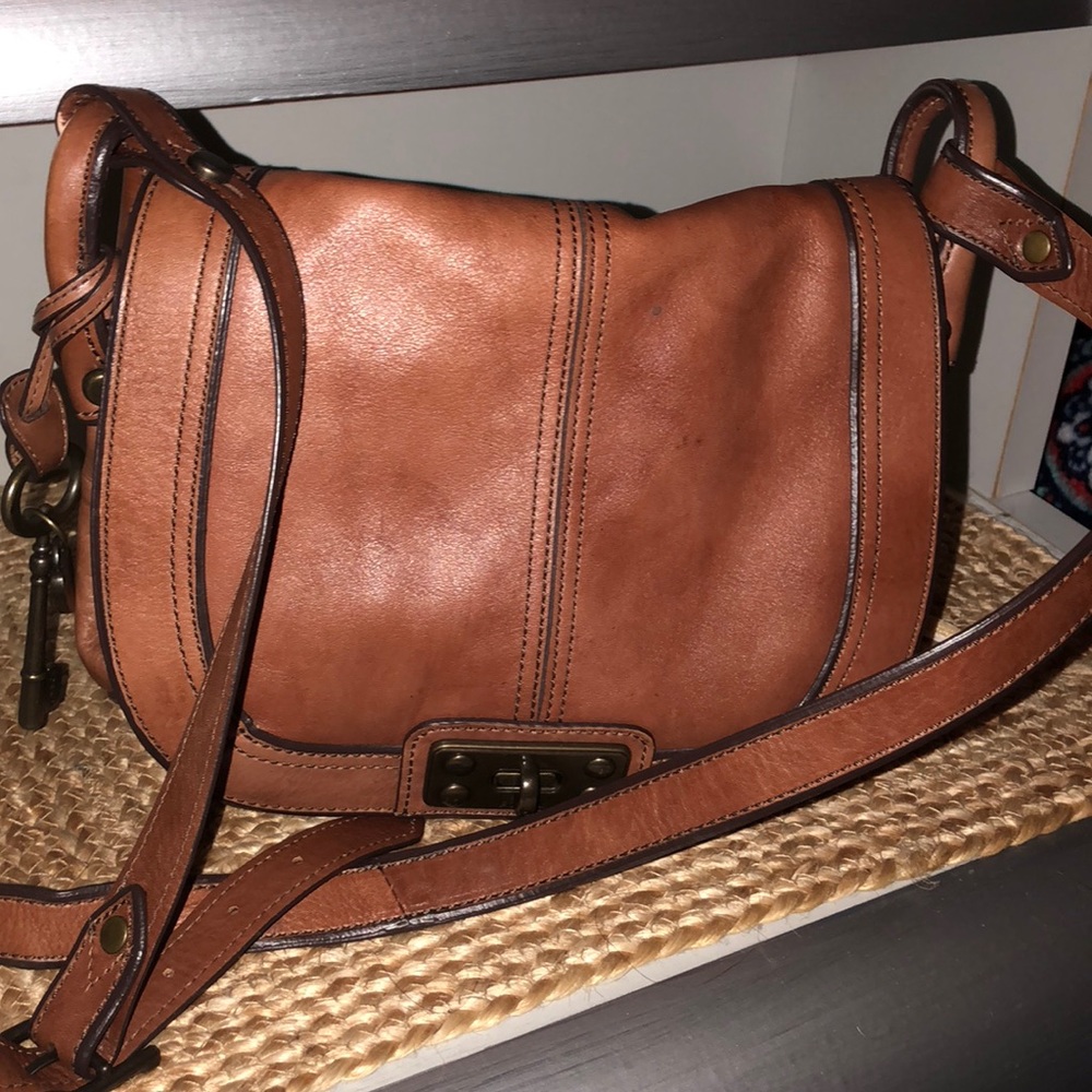Beautiful leather Fossil brand bag.
